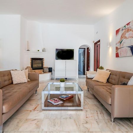 Traditional 3 Bedroom Villa With Great Pool In The Heart Of Вале до Лобо Екстериор снимка