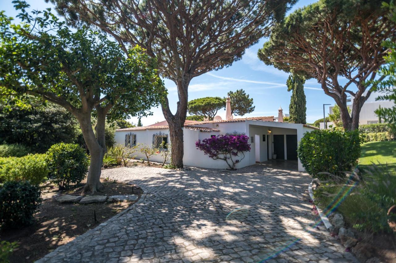 Traditional 3 Bedroom Villa With Great Pool In The Heart Of Вале до Лобо Екстериор снимка