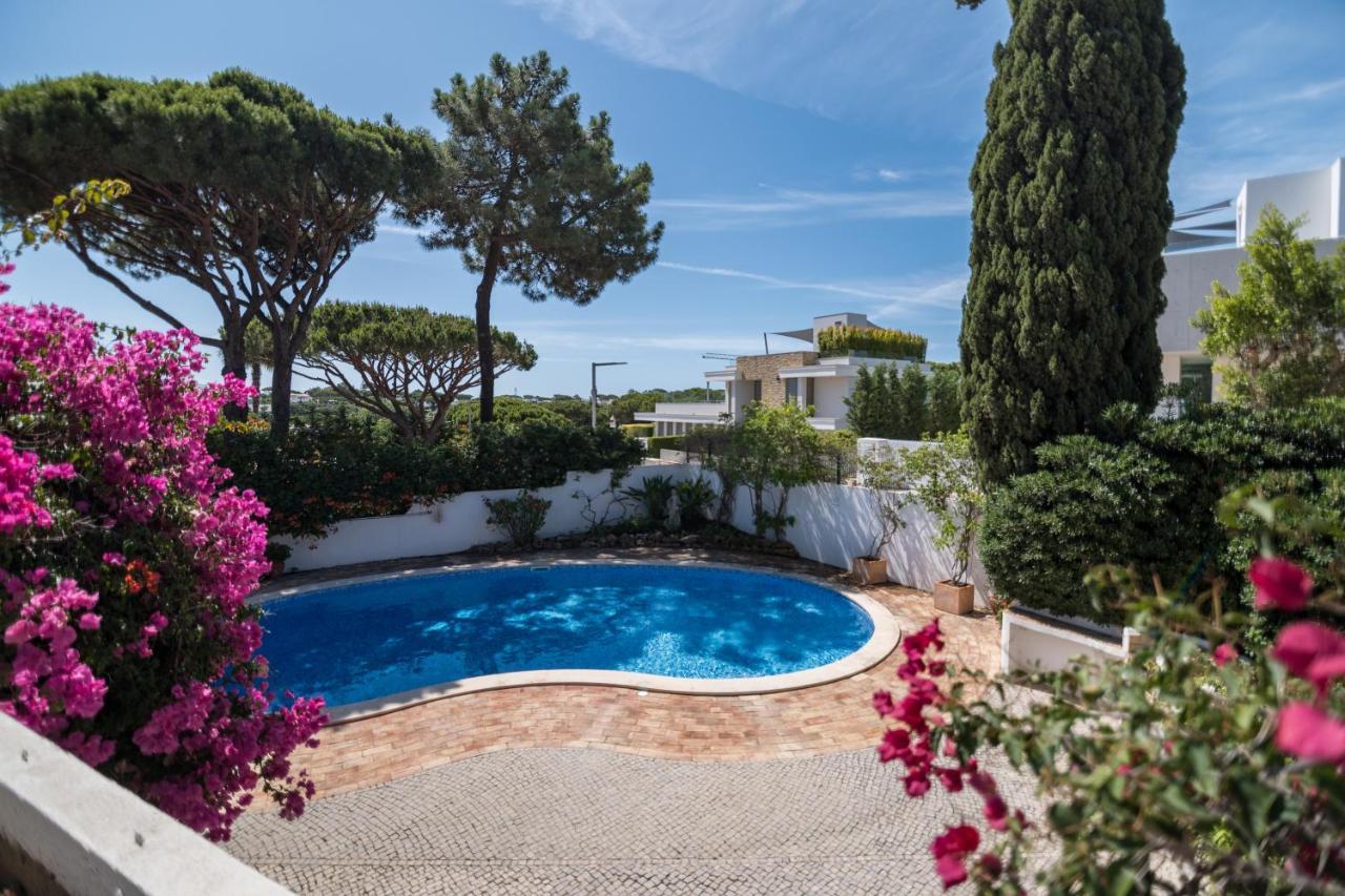 Traditional 3 Bedroom Villa With Great Pool In The Heart Of Вале до Лобо Екстериор снимка