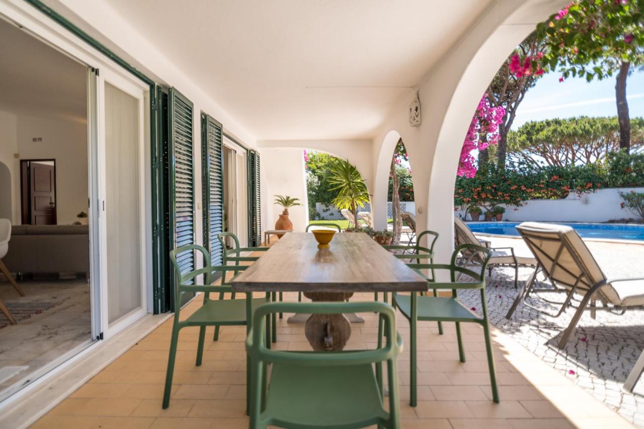 Traditional 3 Bedroom Villa With Great Pool In The Heart Of Вале до Лобо Екстериор снимка